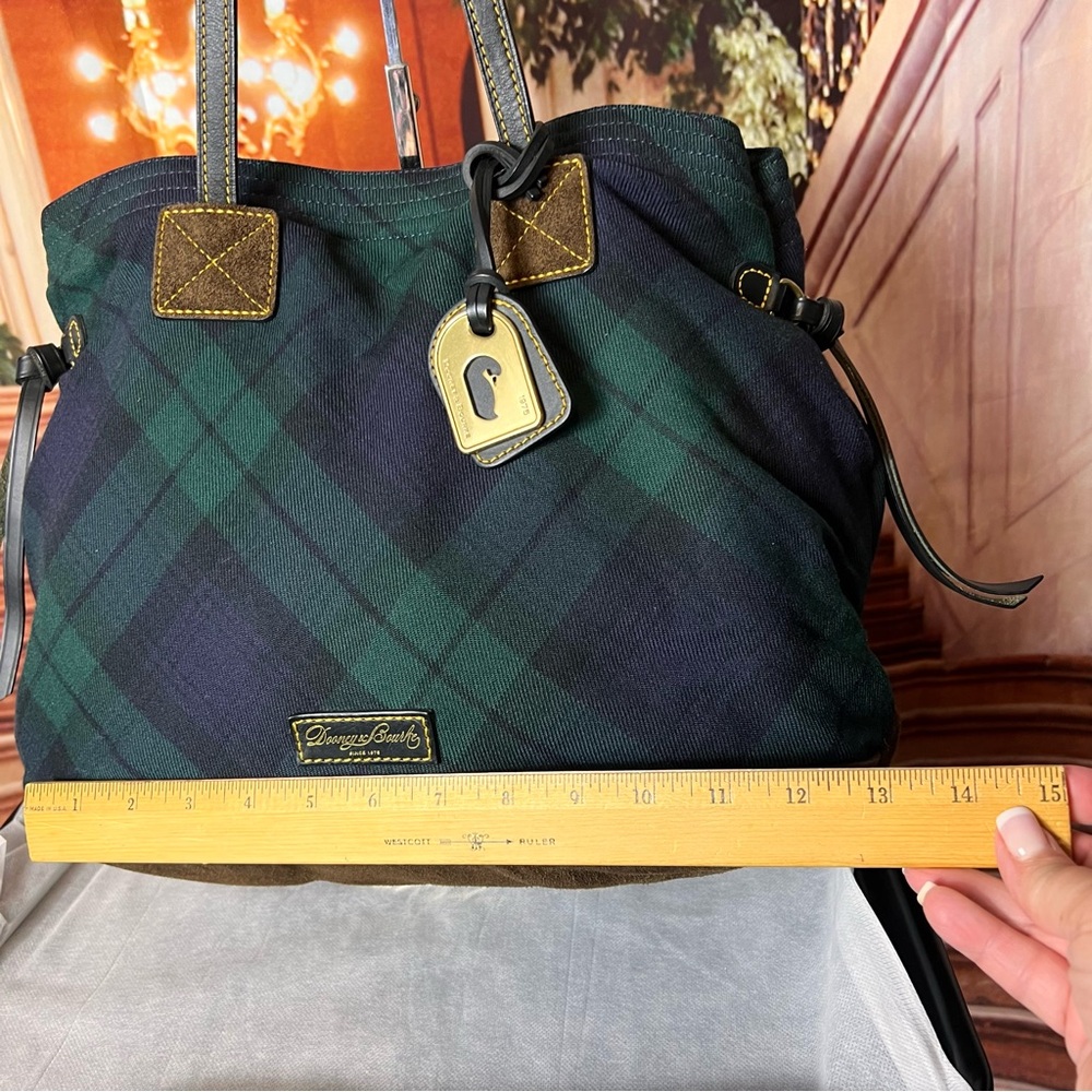 Dooney & Bourke Tartan Victoria tote bag with a green and black plaid, leather - Picture 14 of 16